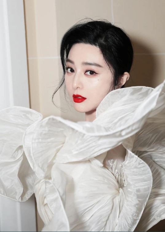 Phạm Băng Băng đẹp như một nàng thơ khi xuất hiện tại Cannes mới đây. Ảnh: Internet Phạm Băng Băng đẹp như một nàng thơ khi xuất hiện tại Cannes mới đây. Ảnh: Internet