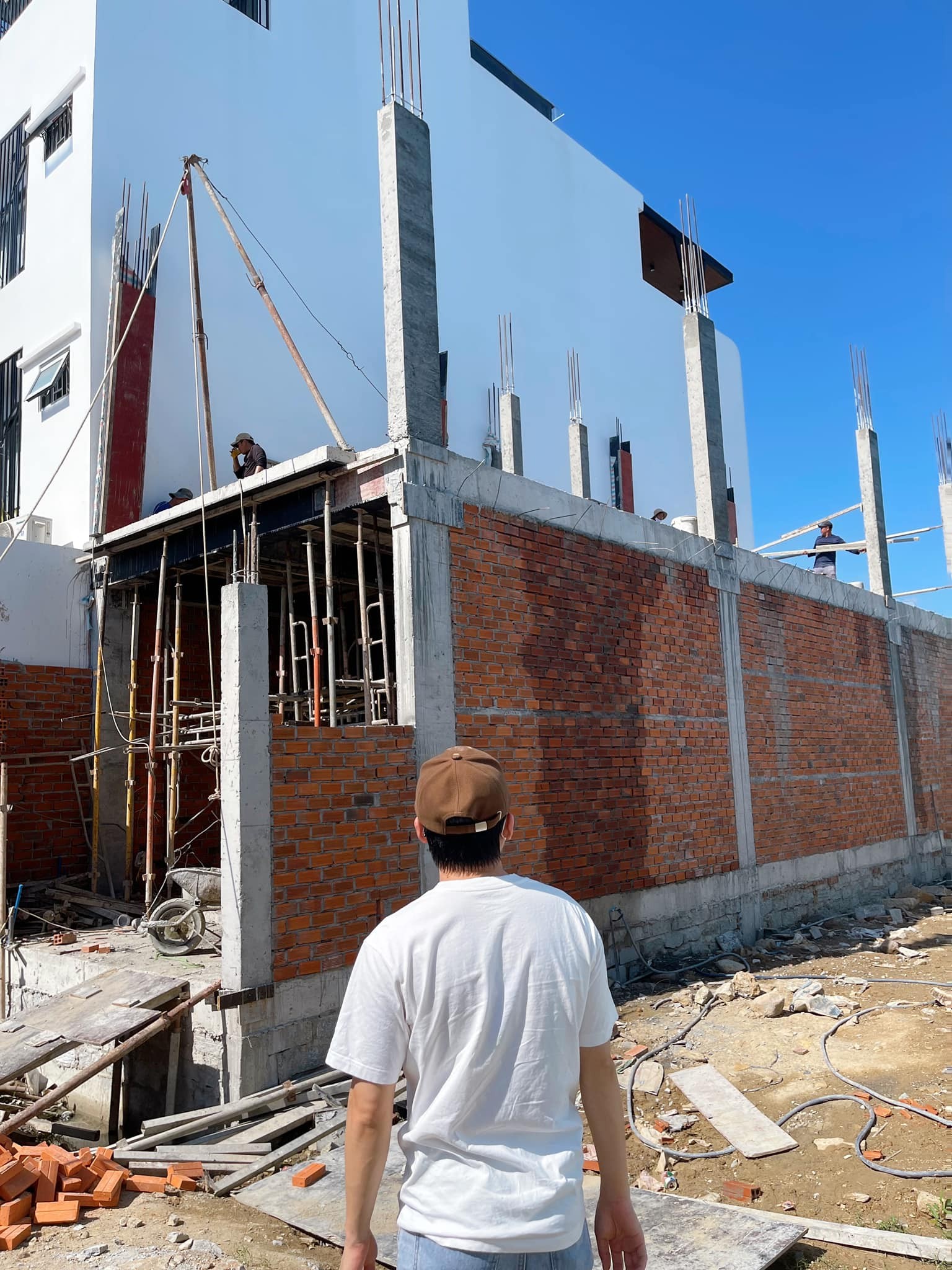 Phan Mạnh Quỳnh than thở chỉ 'ở ké' dù đang xây biệt thự - Ảnh 2