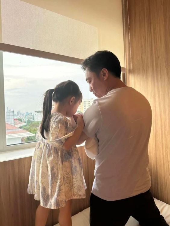 Cường Đôla bất ngờ thông báo tin vui, thái độ của quý tử và ái nữ gây chú ý - Ảnh 1 Cường Đôla bất ngờ thông báo tin vui, thái độ của quý tử và ái nữ gây chú ý - Ảnh 1