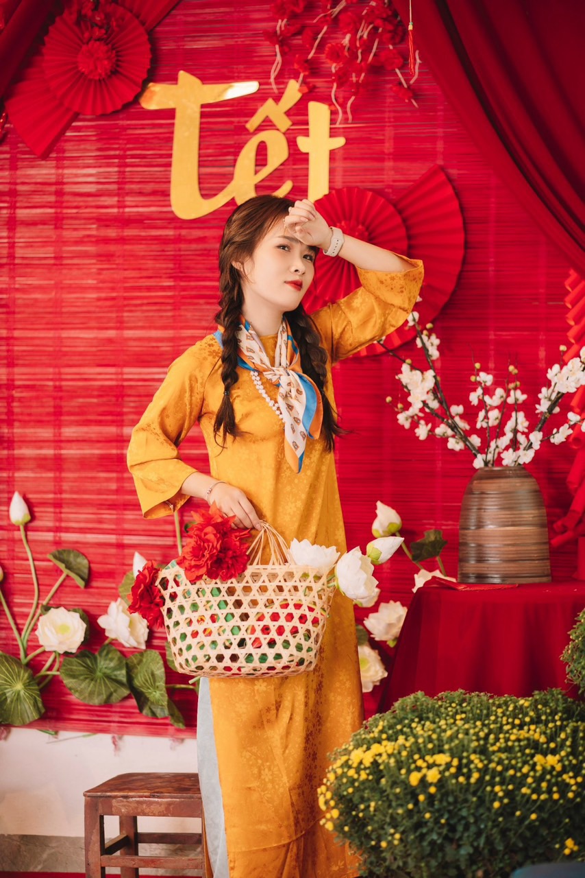 Ngọc Oanh khả ái trong trang phục truyền thống Tết Cổ Truyền Việt Nam - Ảnh: Nhân vật cung cấp.