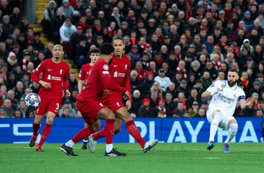 Hàng phòng ngự Liverpool bị chỉ trích nặng nề sau trận thua tan nát trước Real Madrid. Ảnh: Getty