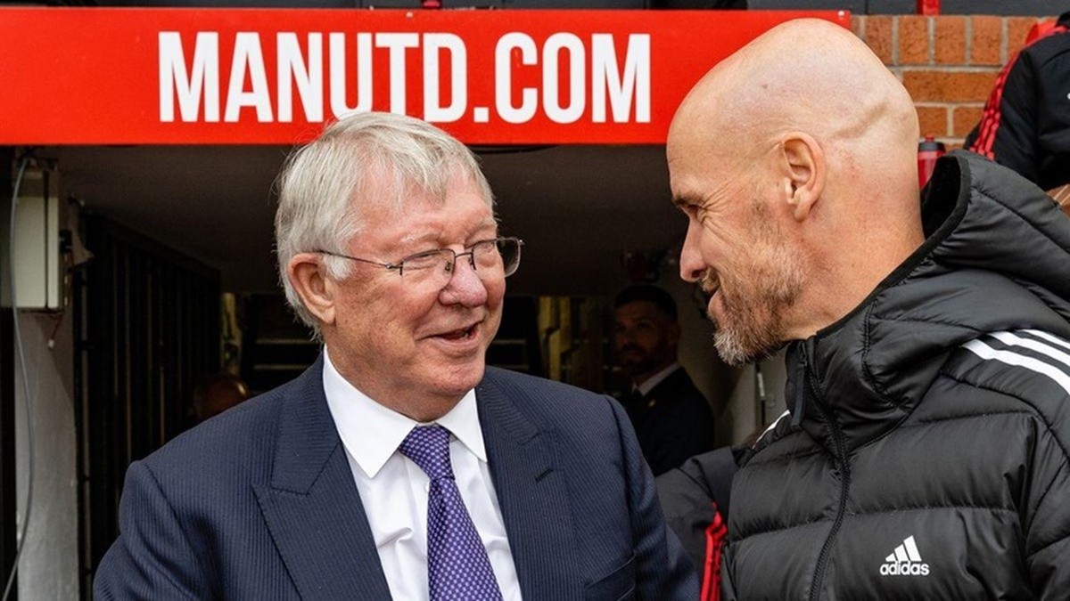 Vị cha già của Man United chắc chắn cảm thấy rất vui khi đội bóng 'con cưng' đang dần trở lại dưới thời Ten Hag. Ảnh: Getty