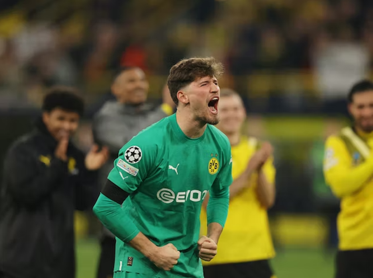 Thủ môn của Dortmund có trận đấu thành công. Ảnh: Reuters