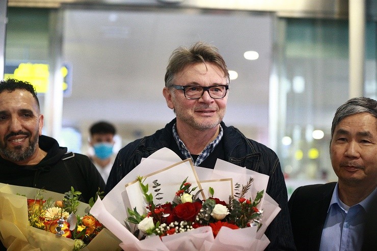 HLV Troussier đã đề xuất với VFF mời hơn 10 trợ lý, trong đó hầu hết là những người mà ông từng làm việc khi dẫn dắt U19 Việt Nam cũng như làm GĐKT ở PVF. Ảnh: Đình Huy