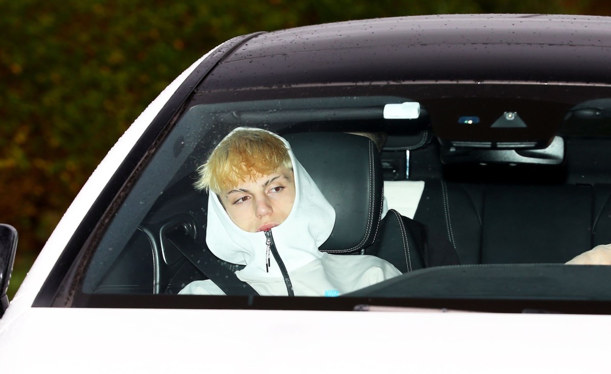 Alejandro Garnacho được tung vào sân đầu hiệp hai nhưng cũng không thể giúp Man United có được bàn thắng. Được biết các cầu thủ có mặt tại sân tập lúc 9h sáng, HLV Ten Hag đến lúc 7h và ông không cho bất kì cầu thủ nào giải thích về thất bại vừa qua.