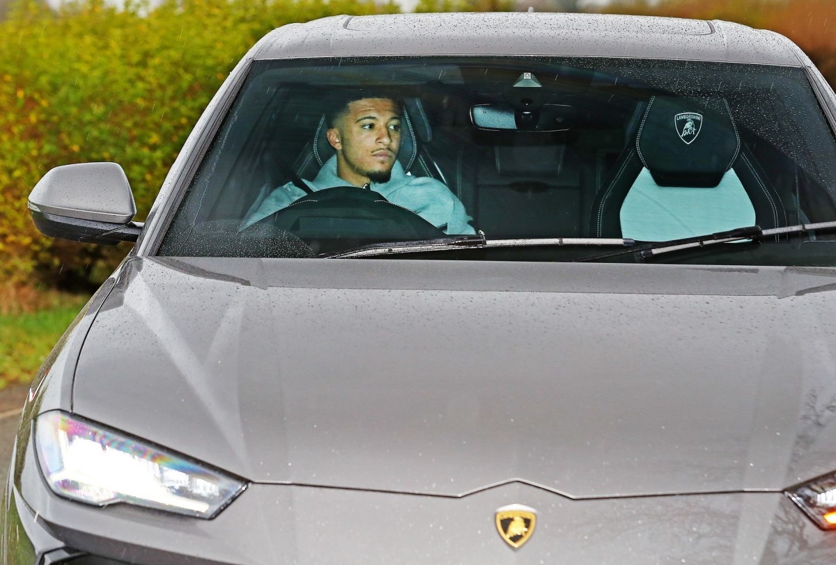 Sancho chung tâm trạng với Lindelof.