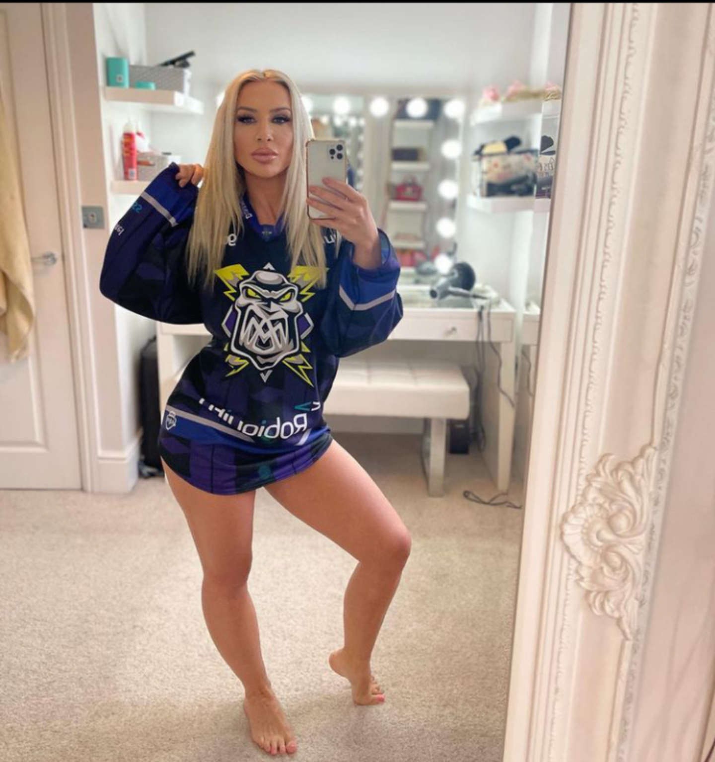 10. Rebecca Halliday - bạn gái cũ Jesse Lingard: Rebecca là một quản lý phòng gym, cặp đôi gặp nhau trong 1 lần đi chơi tối ở Manchester và nhanh chóng có con sau đó. Dù không còn hẹn hò nhưng cả hai vẫn cùng nhau chăm sóc cô con gái.