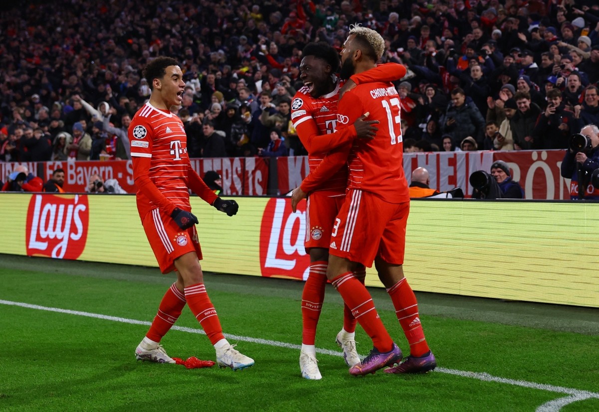 1. Sao trẻ Jamal Musiala (ngoài cùng bên trái) có 8 lần rê bóng thành công trước PSG. Kể từ mùa 2003/2004 không có cầu thủ Bayern nào làm được điều như thế ở vòng đấu loại trực tiếp Champions League.