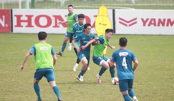 Được cọ xát với các đàn anh là kinh nghiệm vô cùng quý giá đối với các cầu thủ U23, các cầu thủ trẻ cũng cho thấy sự khát khao cống hiến.