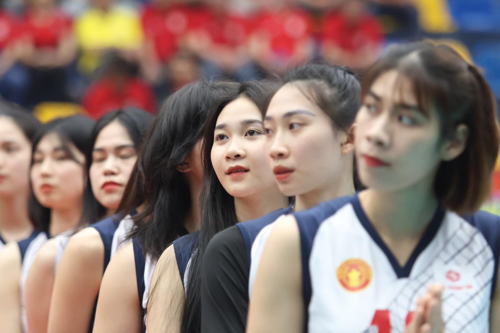 Được biết, Khánh Huyền theo đuổi sự nghiệp bóng chuyền từ năm 2018, chỉ sau 2 năm cô thường xuyên được ra sân thi đấu ở các giải trẻ.