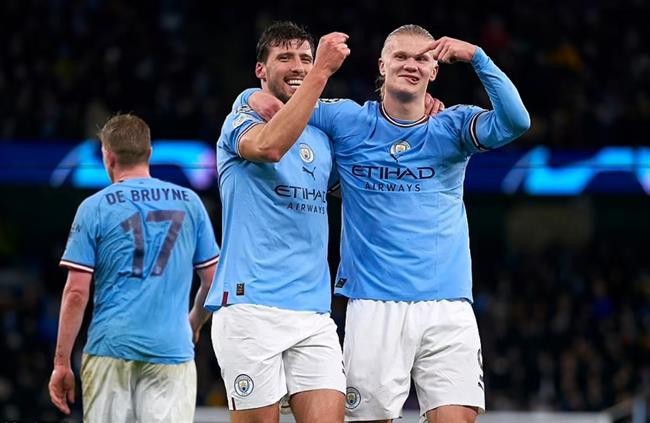 2. Haaland trở thành cầu thủ đạt 30 bàn nhanh nhất ở Champions League nếu xét theo số trận (25), trước đó thuộc về Ruud Van Nistelrooy với 30 trận.