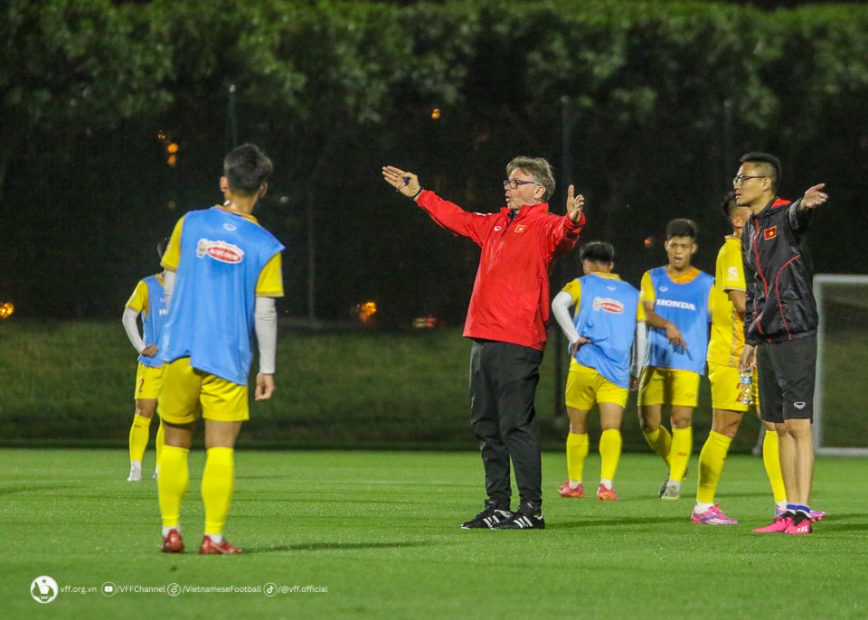 HLV Troussier tiết lộ điều ước đặc biệt trong ngày đón sinh nhật cùng U23 Việt Nam 1 HLV Troussier tiết lộ điều ước đặc biệt trong ngày đón sinh nhật cùng U23 Việt Nam 1