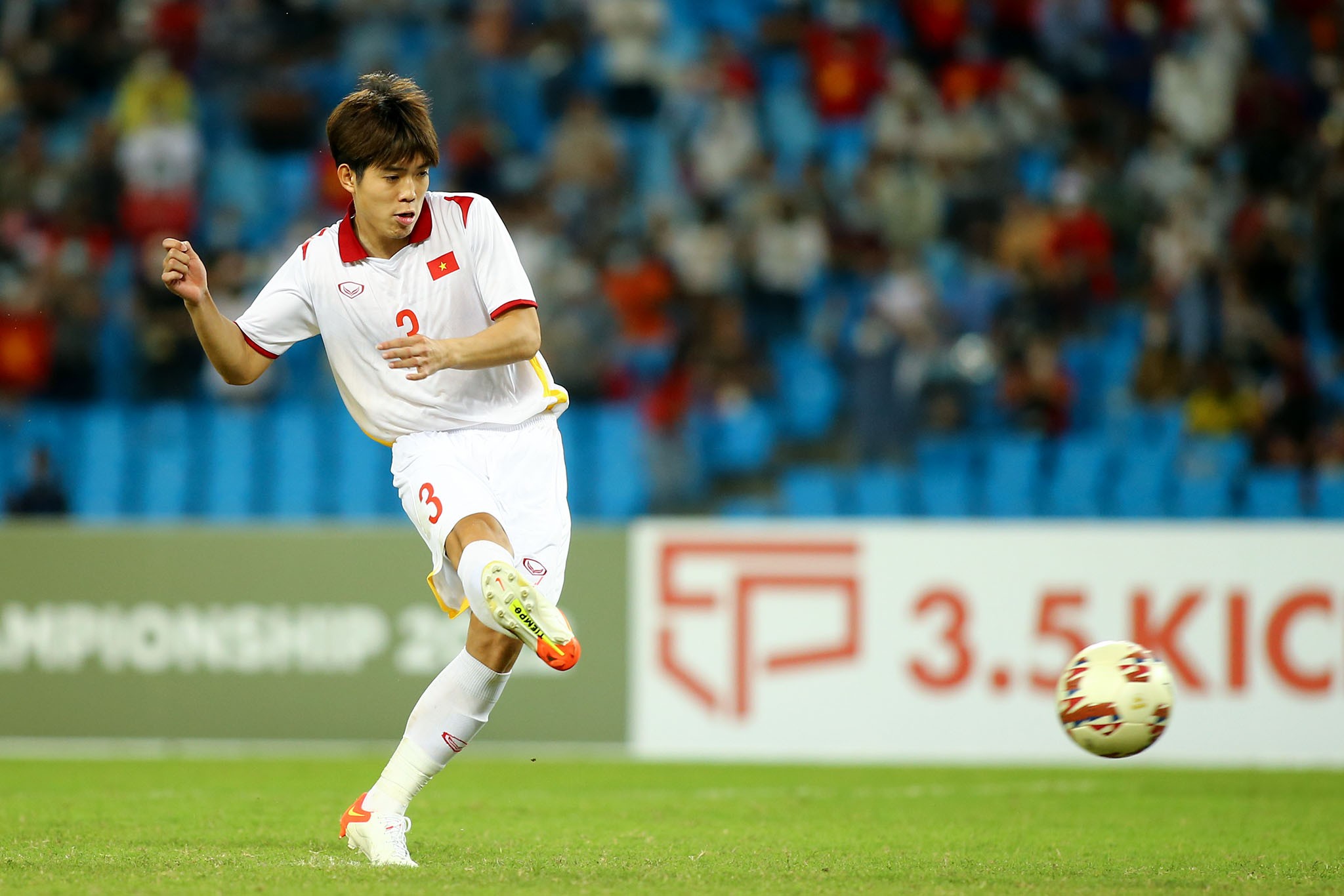 Đội trưởng U23 Việt Nam hy vọng người hâm mộ đừng quay lưng với thầy trò HLV Troussier 2 Đội trưởng U23 Việt Nam hy vọng người hâm mộ đừng quay lưng với thầy trò HLV Troussier 2