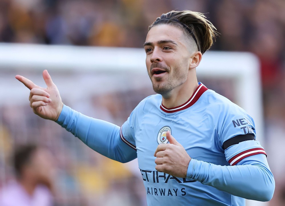 8. Jack Grealish (Man City, 300.000 bảng/tuần): Niềm hy vọng của nước Anh - phiên bản mùa hè 2021 - trải qua mùa giải không mấy suôn sẻ tại Man City sau vụ chuyển nhượng 100 triệu bảng từ Aston Villa. Nhưng ở mùa giải năm nay, anh cho thấy sự hòa nhập và thể hiện phong độ tuyệt vời để xứng đáng với biệt danh 'Jack 100 củ'.