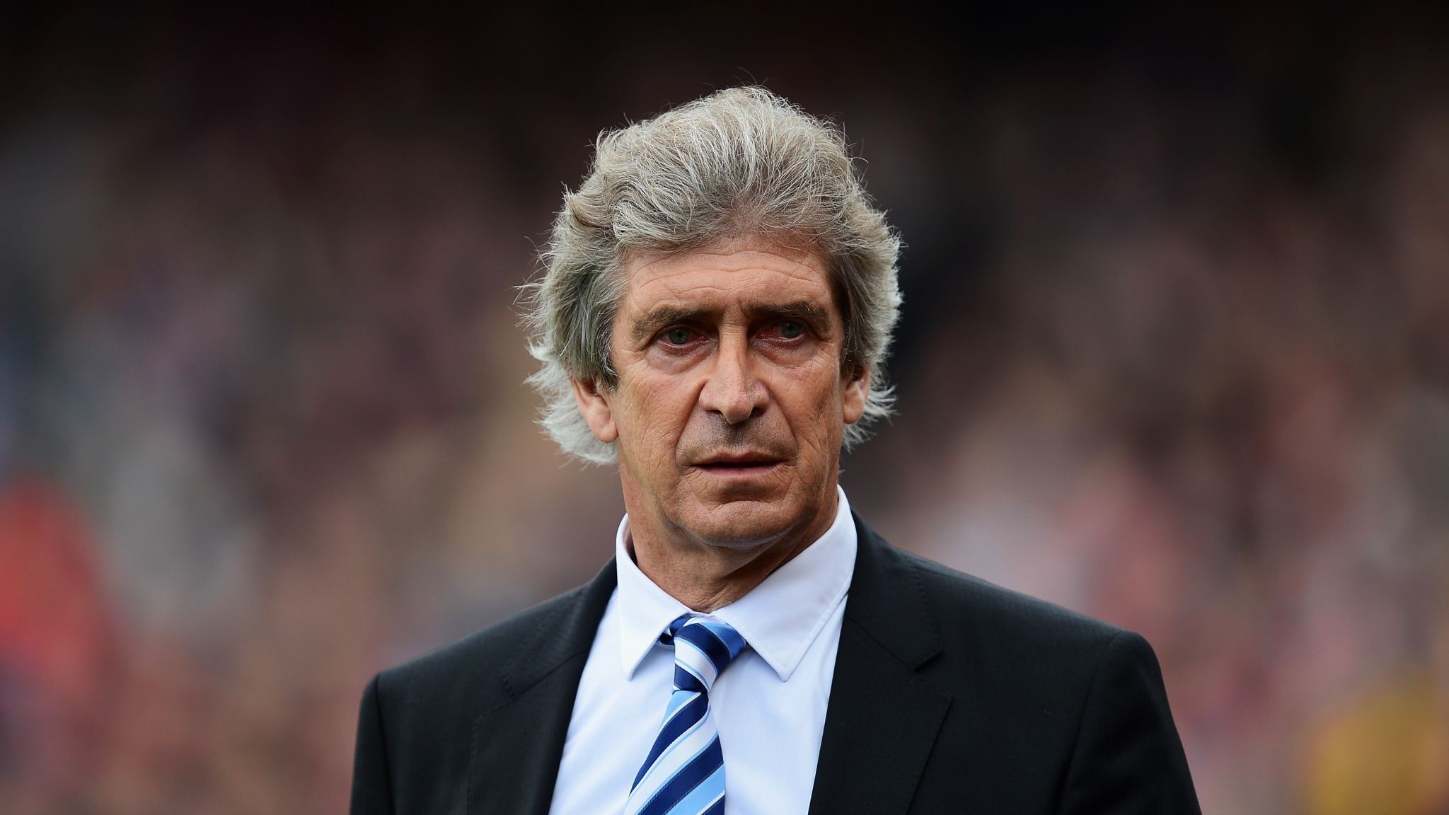 4. Manuel Pellegrini – 1,16 tỷ euro: Ba năm ở Man City và một mùa giải ở Real khiến số tiền chi tiêu của chiến lược gia người Chile tăng vọt. Đặc biệt là trong mùa hè năm 2009 ở Real, ông phá kỷ lục chuyển nhượng mọi thời đại hai lần chỉ trong một tuần, đầu tiên là Kaka từ AC Milan, sau đó là Cristiano Ronaldo từ Manchester United. Ngoài ra, khi còn ở West Ham ông đã chi tổng cộng 80 triệu bảng để mang về Sebastien Haller và Felipe Anderson.