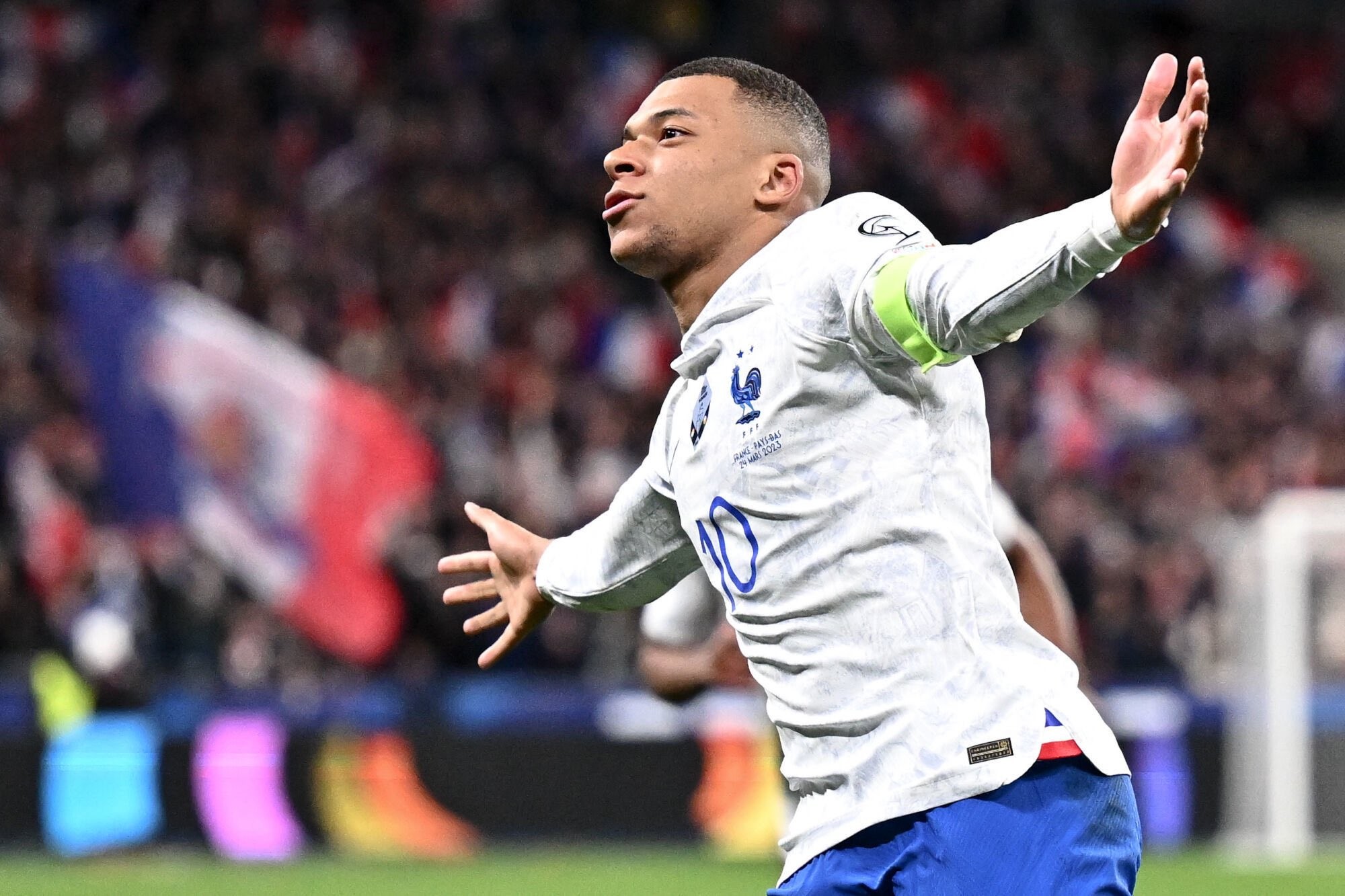 Ngoài tài năng, Mbappe còn được hâm mộ bởi sự hài hước và còn có biệt danh 'ông hoàng meme'. Ảnh: Internet