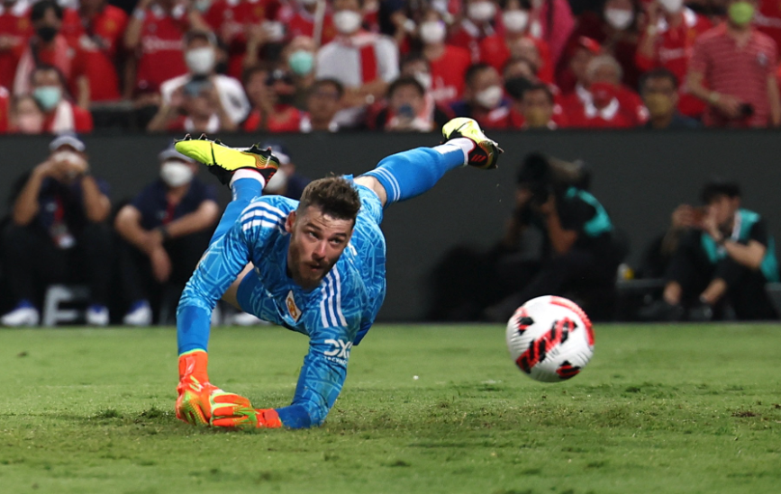 2. David de Gea (Man Utd, 375.000 bảng/tuần): Thủ thành người Tây Ban Nha là thủ môn nhận lương cao nhất mỗi tuần, anh luôn là cầu thủ không thể thiếu trong đội hình Man United nhiều mùa giải qua.