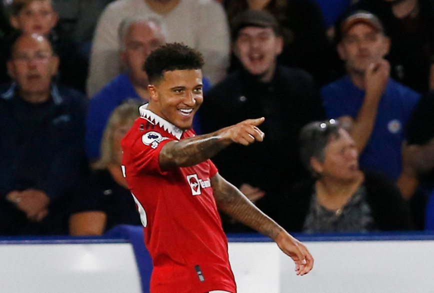 3. Jadon Sancho (Man Utd, 350.000 bảng/tuần): Man United kỳ vọng Sancho sẽ tỏa sáng ở mùa giải năm nay nhưng tất cả những gì anh làm được chỉ là pha dứt điểm lạnh lùng vào lưới Liverpool. Cầu thủ người Anh bị lu mờ bởi sao trẻ Alejandro Garnacho và không có gì ngạc nhiên khi HLV Southgate cho anh ngồi nhà ở World Cup.