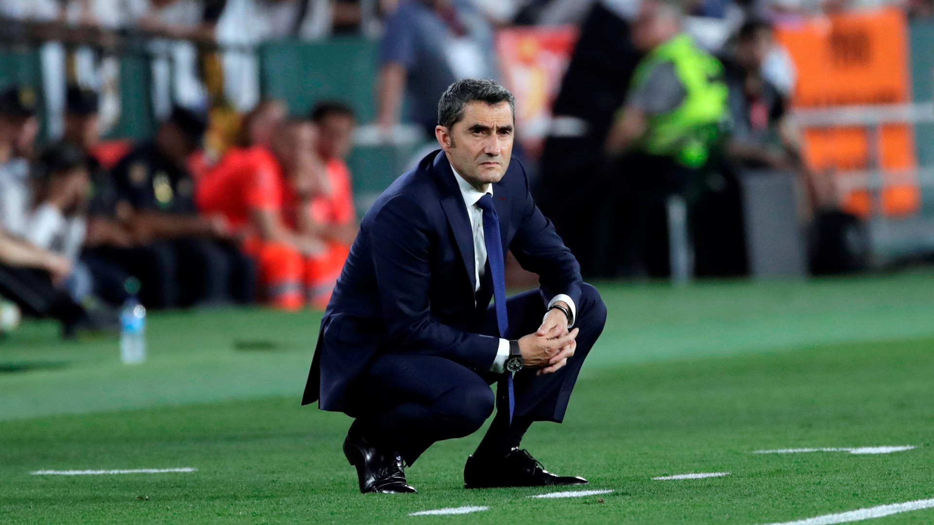 9. Ernesto Valverde – 866,83 triệu euro: Phần lớn số tiền chi tiêu của Valverde xảy ra trong giai đoạn ông dẫn dắt Barcelona. Đặc biệt là đã chi ra đến 3 lần cho các khoảng hơn 100 triệu euro gồm: Ousmane Dembele, Philippe Coutinho và Antoine Griezmann. Hiện tại, Valverde đang dẫn dắt Athletic Bilbao - một CLB bị hạn chế nghiêm ngặt trong hoạt động chuyển nhượng nên có lẽ ông sẽ sớm rớt khỏi top 10 vì Klopp, Thomas Tuchel hay Unai Emery có thể sớm vượt qua.