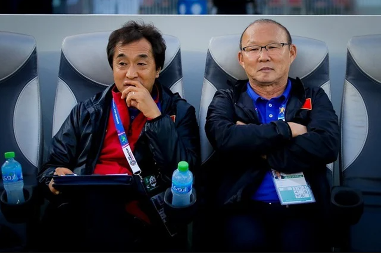 HLV Park Hang Seo và trợ lý Lee Young Jin sắp tái xuất, dẫn dắt đội bóng giàu tham vọng ở V.League? 1 HLV Park Hang Seo và trợ lý Lee Young Jin sắp tái xuất, dẫn dắt đội bóng giàu tham vọng ở V.League? 1
