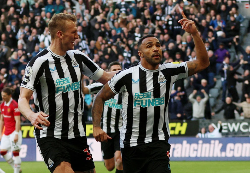 4. Đây là lần thứ 2 Newcastle đánh bại Man United khi hai đội nằm trong top 5 Ngoại hạng Anh. Lần đầu tiên là trận thắng 5-0 tại St. James’ Park vào tháng 10/1996 dưới thời Kevin Keegan.