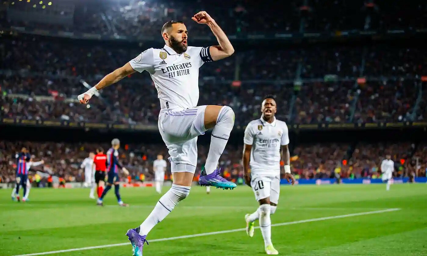 8. Đây là trận siêu kinh điển thứ 43 của Benzema, tổng cộng anh ghi được 16 bàn và 11 kiến tạo. Chỉ có Lionel Messi, Di Stefano và Cristiano Ronaldo ghi được nhiều bàn thắng hơn Benzema trong lịch sử El Clasico và chỉ Messi có nhiều pha kiến tạo hơn.