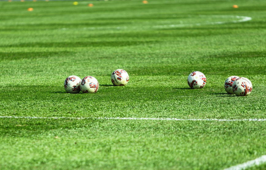 Mặt cỏ của sân được chăm sóc thường xuyên, tỉ mỉ từ các chuyên gia đến từ Nhật Bản.Nơi đây từng chứng kiến U22 Việt Nam thi đấu 2 trận vòng bảng rồi sau đó đăng quang giải U22 Đông Nam Á 2022 dưới sự dẫn dắt của HLV Đinh Thế Nam.