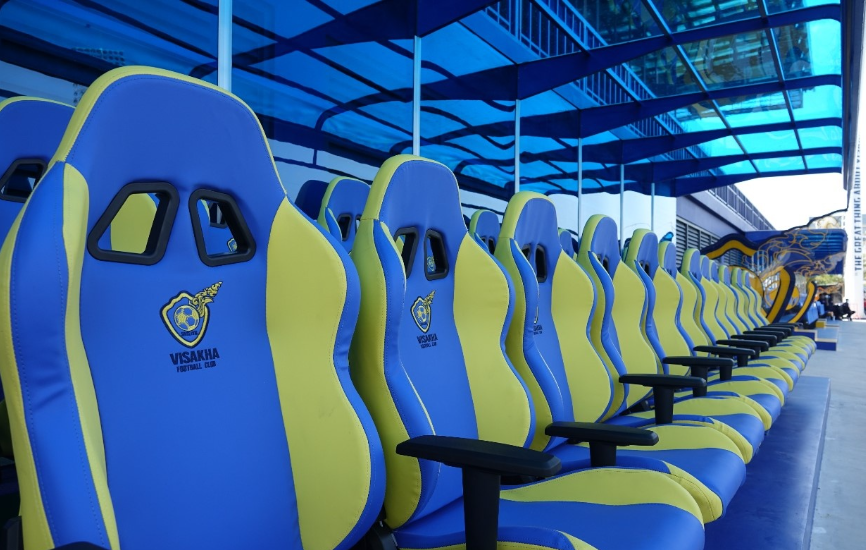 Ghế trong cabin huấn luyện có bọc đệm và được chăm chút kỹ lưỡng. CLB Visakha đã đầu tư rất nhiều cho cơ sở vật chất nhằm xứng tầm với đội bóng hàng đầu Campuchia.