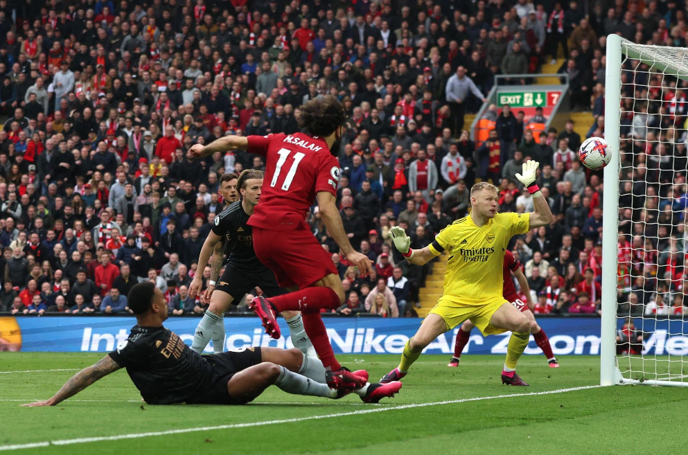 1. Arsenal vẫn không giành được chiến thắng trong 10 chuyến làm khách gần nhất đến sân nhà của Liverpool ở Premier League, hòa 3 và thua 7 trận. Họ cũng thủng lưới ít nhất 2 bàn mỗi trận.