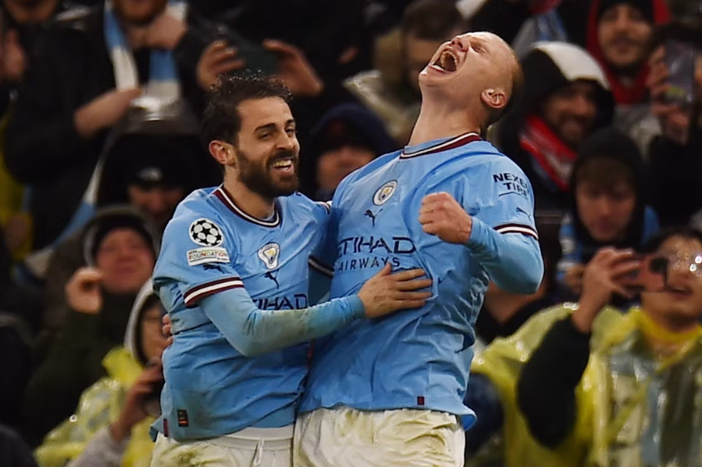 2. Man City phá kỷ lục của Arsenal về chuỗi bất bại dài nhất trên sân nhà của một CLB Anh thiết lập với 23 chiến thắng và 2 trận hòa.