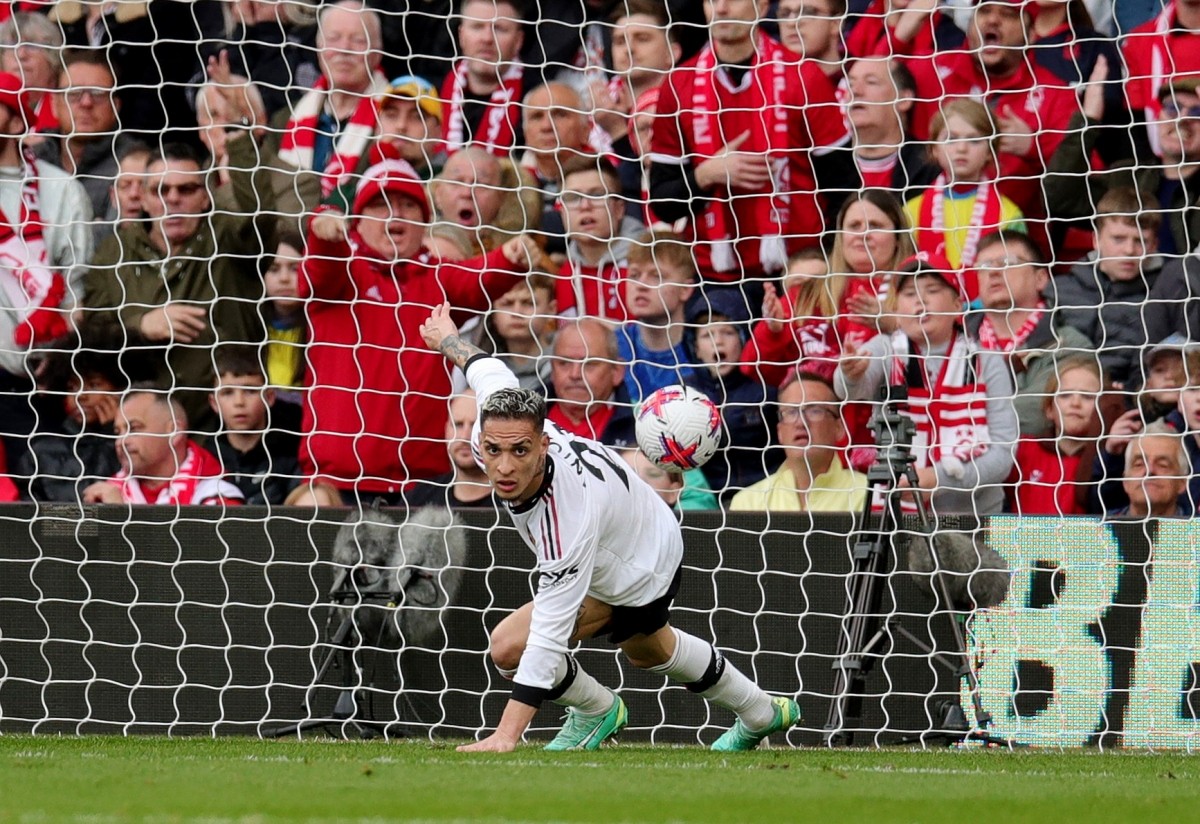 1. Man United hiện giành 59 điểm ở mùa giải hiện tại chỉ sau 30 trận, nhiều hơn so với cả mùa giải trước với 58 điểm.