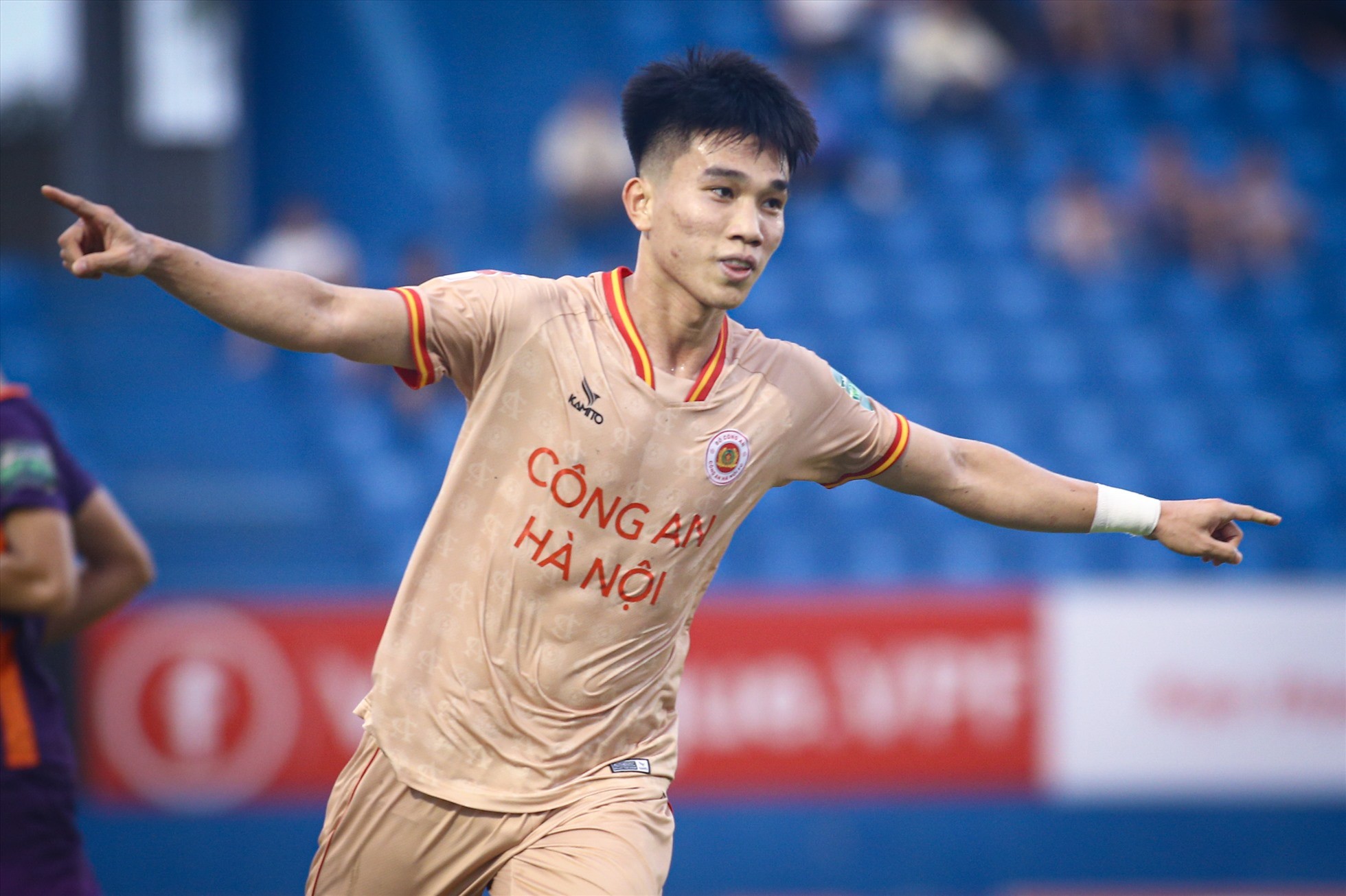 CLB CAHN đang có chuỗi trận ấn tượng nhờ phong độ cao của Lê Văn Đô. Ảnh: VPF