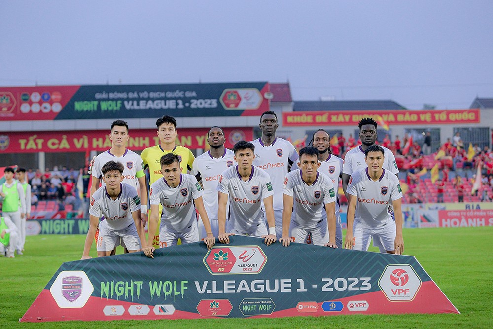 Vòng 7 V.League 2023 chiều 16/4, CLB Bình Dương có chuyến làm khách đến sân của Hồng Lĩnh Hà Tĩnh. Cả hai đội đều mong muốn giành được chiến thắng để cải thiện vị trí trên BXH.