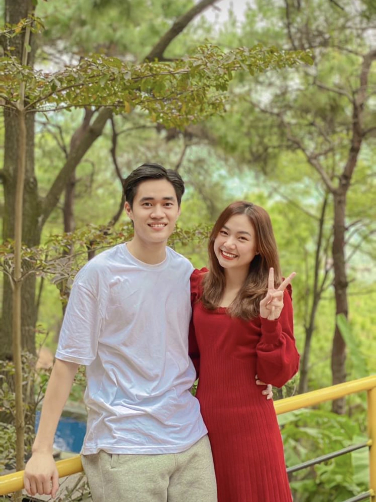 Mới đây, Thảo Anh đã làm lễ kết hôn cùng người bạn trai lâu năm có tên Vũ Huy Dũng...Cả hai được nhận xét là cực kỳ xứng đôi vừa lứa.