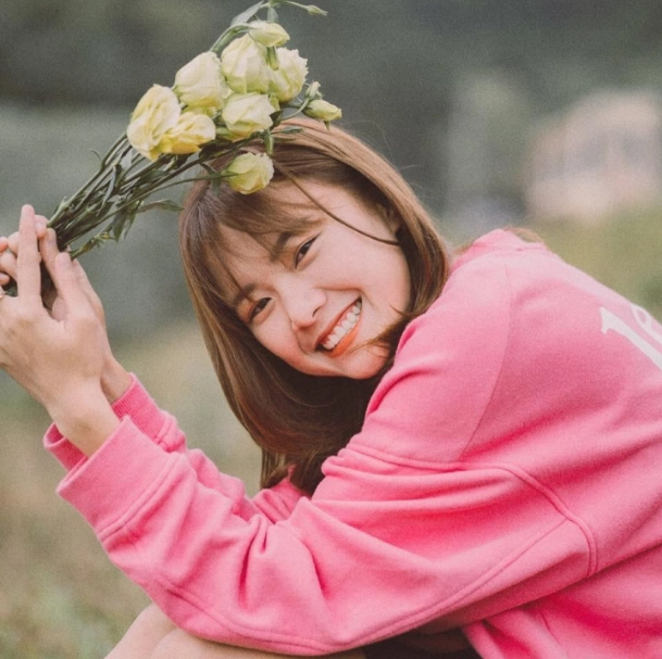 Thảo Anh sinh năm 1995, tốt nghiệp trường Đại học Thể dục Thể thao Từ Sơn - Bắc Ninh. Cô hiện tại thi đấu ở vị trí hậu vệ cánh phải và là trụ cột của CLB Hà Nội.