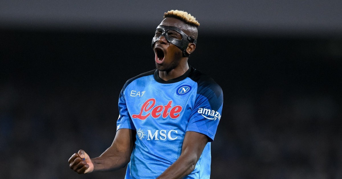9. Victor Osimhen – Napoli: 25 bàn thắng sau 30 trận là những gì mà 'người dơi' Osimhen làm được ở mùa giải năm nay. Anh góp công lớn giúp Napoli dẫn đầu Serie A năm nay và nhiều khả năng sẽ lên ngôi vương vào cuối mùa giải khi khoảng cách với đội thứ 2 là 14 điểm và còn 8 vòng đấu. Trên thực tế, thật ngạc nhiên khi Osimhen chỉ đứng thứ 9 trong danh sách này với 7,55 điểm.