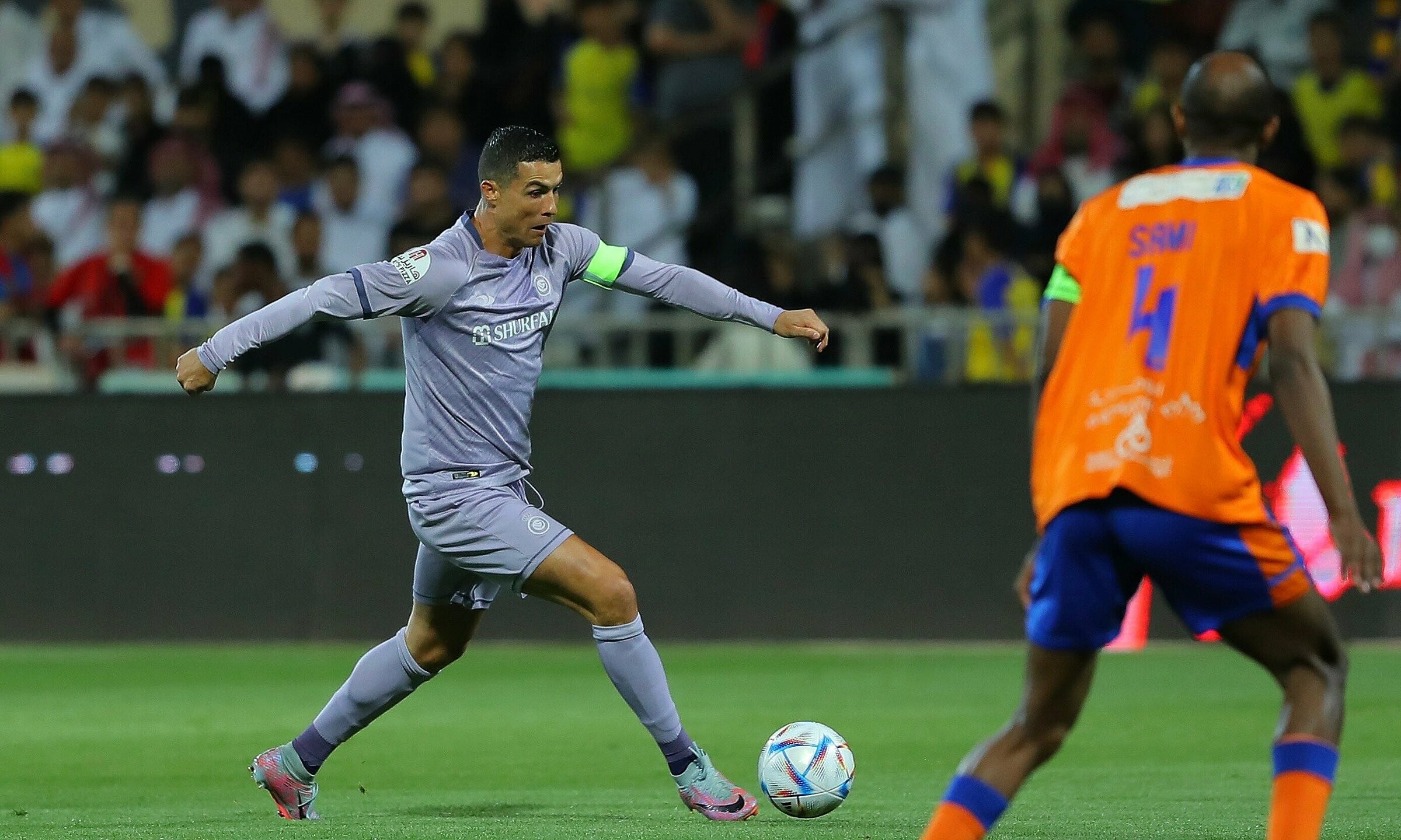 Ronaldo bị fan đòi trục xuất khỏi Saudi Arabia vì có hành động khiếm nhã 2 Ronaldo bị fan đòi trục xuất khỏi Saudi Arabia vì có hành động khiếm nhã 2