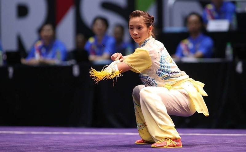 'Tôi đã rất may mắn khi thường là người mở hàng cho Đoàn thể thao Việt Nam, có thể một phần đến từ sự sắp xếp lịch đấu của Ban tổ chức. Tuy nhiên ở SEA Games 32 lần này khó có cơ hội đó bởi tôi sẽ thi sau', cô gái vàng Wushu bày tỏ.