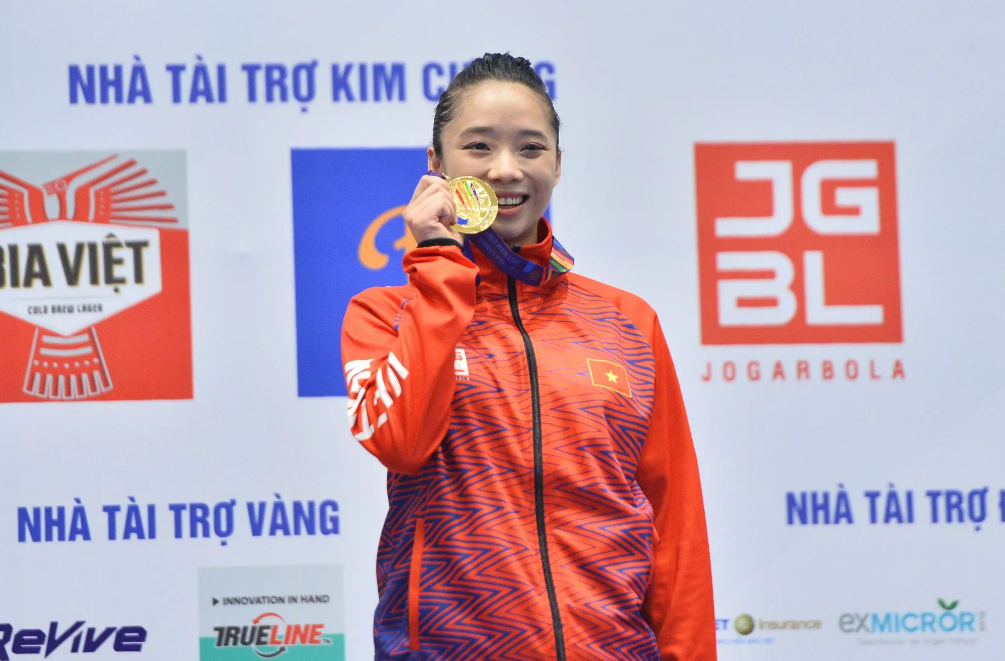 Ở tuổi 29, Thúy Vi vẫn giữ niềm đam mê và yêu thích với Wushu. Hơn 20 năm 'trầy da tróc vảy' với võ thuật cô đã đạt được những thành tích đáng tự hào.