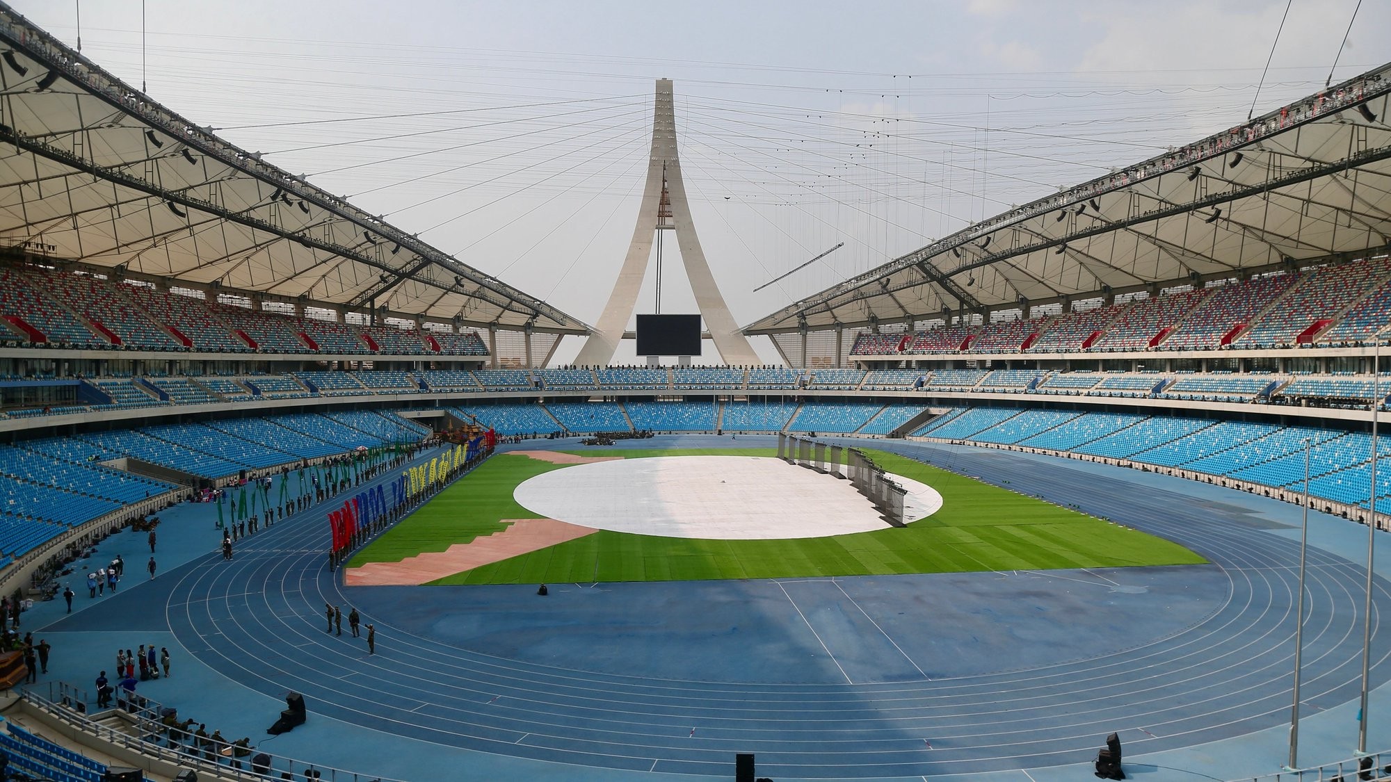 Ngoài ra, nhiều lực lượng đã có mặt tại khu liên hợp, trong đó số lượng quân đội Campuchia là đông đảo nhất với hàng nghìn người.