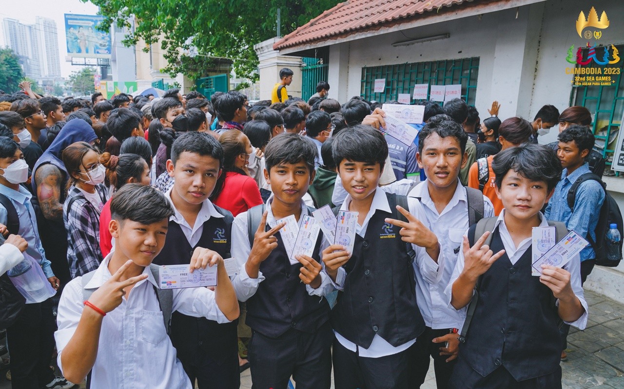 Campuchia chơi rất lớn ở SEA Games năm nay, khi miễn phí vé, bản quyền trình hình cũng như đài thọ hoàn toàn chi phí đi lại, ăn ở. Ảnh: Cambodia23