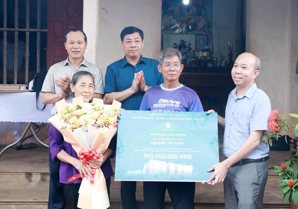 Oanh được nhận căn nhà ở xã hội. Ảnh: Thanh Niên