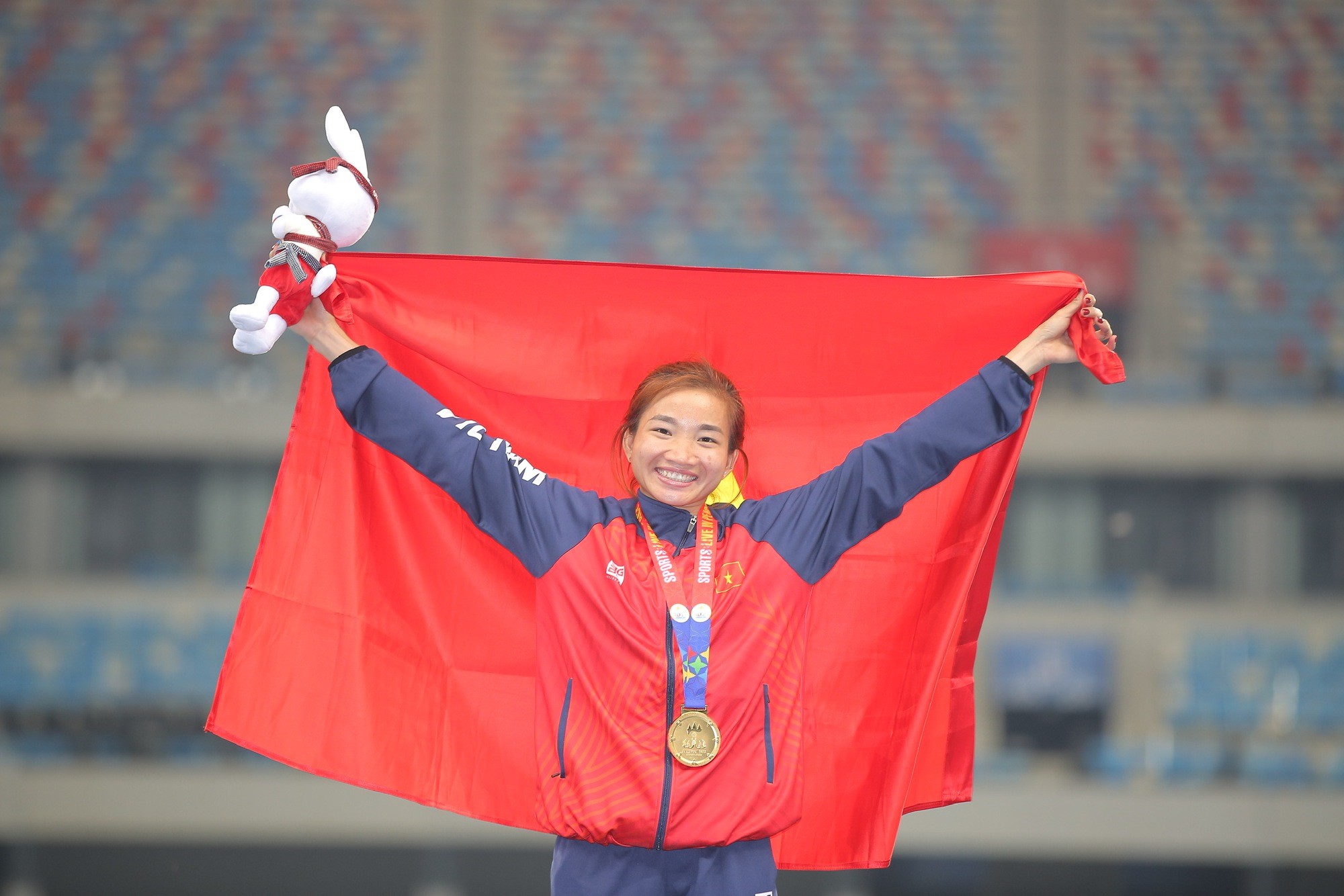 Nguyễn Thị Oanh được tưởng thưởng xứng đáng. Ảnh: Thanh Niên