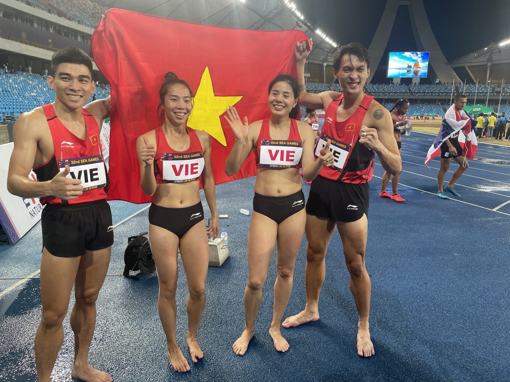 Điền kinh Việt Nam được thưởng lớn. Ảnh: Thanh Niên