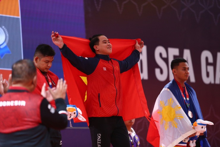 HCB thuộc về Muhammad Zul Ilmi (Indonesia) với tổng cử 328 kg, John Tabique (Philippines) giành HCĐ với tổng cử 310 kg.