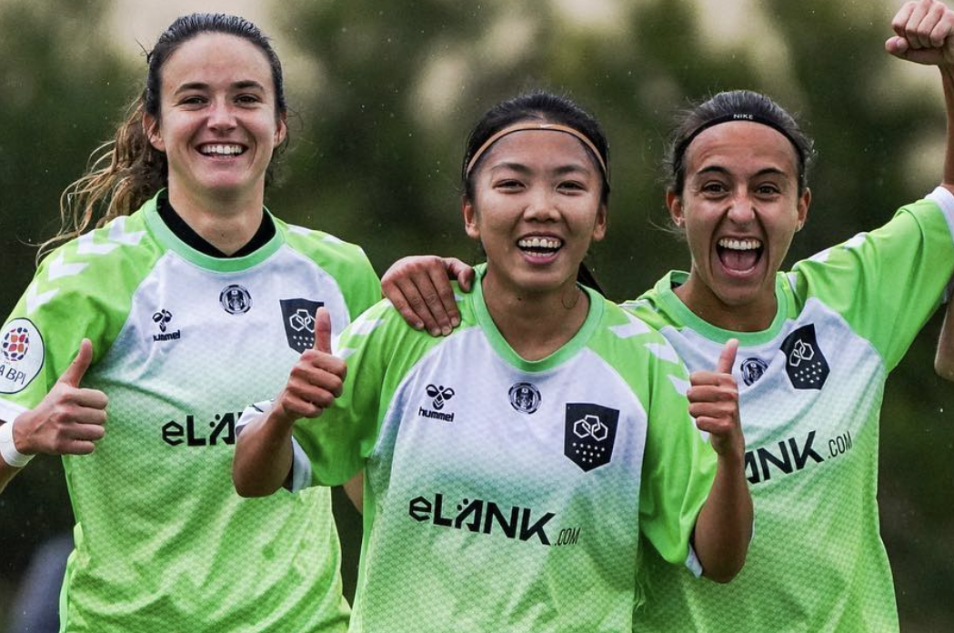 Ngày 25/8/2022, Huỳnh Như chính thức đặt bút ký vào bản hợp đồng đến hết mùa giải 2022/23 kèm điều khoản gia hạn thêm một năm với Lank FC.