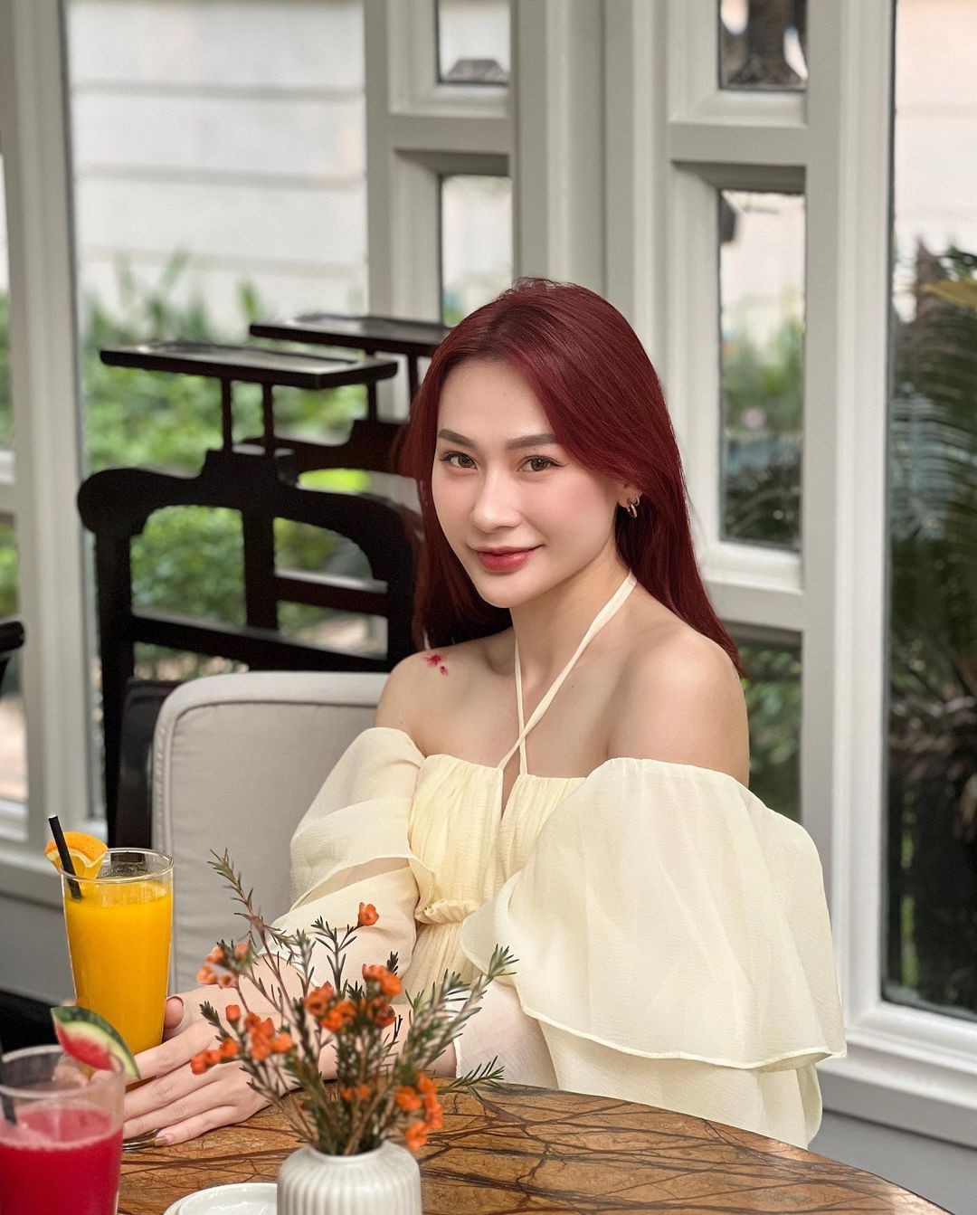 Ngọc Ánh sở hữu vẻ đẹp dịu dàng nhưng cũng không kém phần nữ tính.