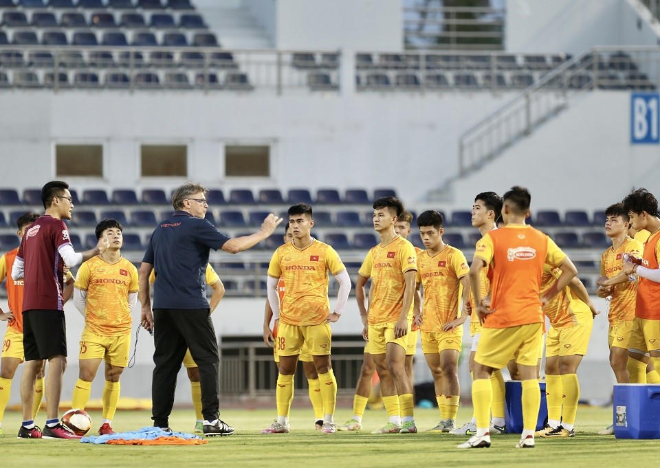 U22 Việt Nam đành phải lên phương án B. Ảnh: VFF
