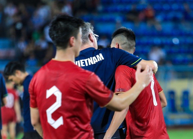 Văn Tùng được HLV Troussier tạo điền kiện thi đấu ở U23 cũng như ĐTQG, anh cũng đáp lại bằng màn trình diễn tròn vai.