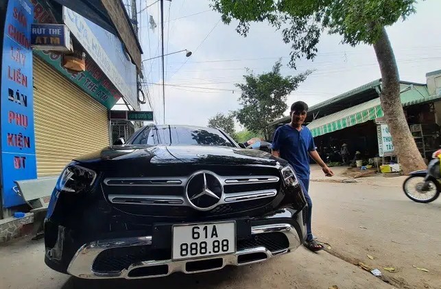 Mua 'Mẹc' tặng vợ, người đàn ông bốc trúng biển ngũ quý 8: Có người trả giá gấp 4 lần vẫn chưa bán  - Ảnh 2